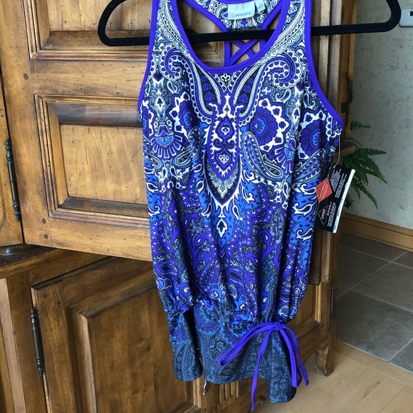 Vibrant purple & black Athleta yoga workout tank - Picture 5 of 8